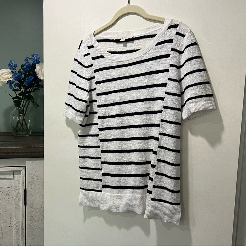 NWOT Loft Black & White Striped Short Sleeve Top - Size M - Picture 1 of 8